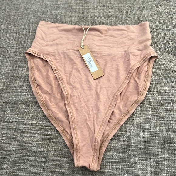 SKIMS Other - Skims Soft High Rise Panty